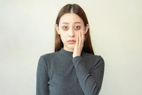 CIENIE POD OCZAMI Przyczyny, profilaktyka i skuteczne metody redukcji - Orientana