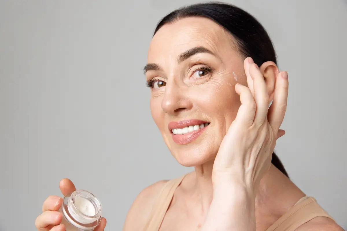 Ziemista cera - jak odzyskać blask i zdrowy koloryt skóry? Radzi ekspert