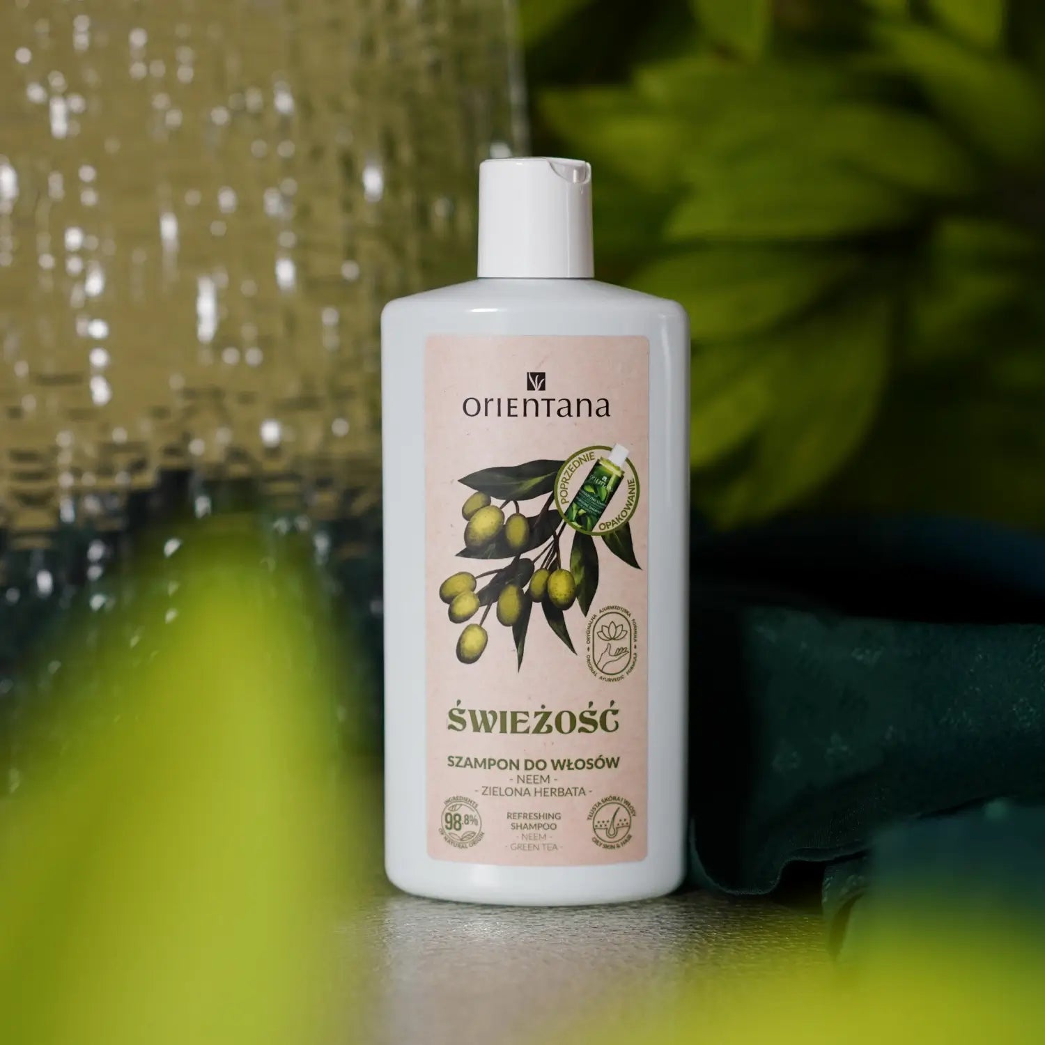 Neem i zielona herbata - ajurwedyjski szampon 210 ml - Orientana stojący