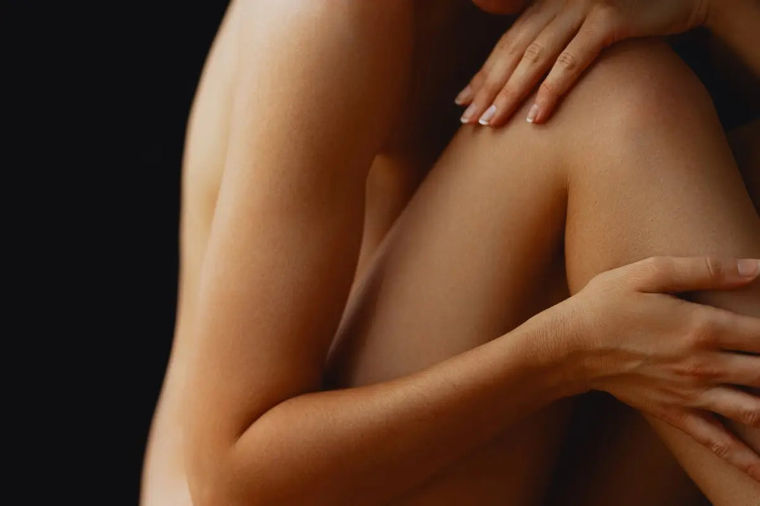 Cellulit. Przyczyny, domowe sposoby i naturalne kosmetyki, które naprawdę działają
